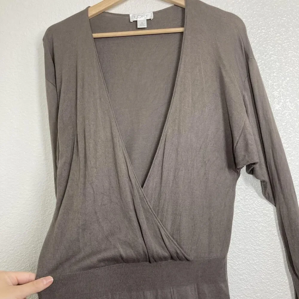 Ann Taylor Loft silk Sweater Womens Medium Brown Surplice Wrap Top Long Sleeve